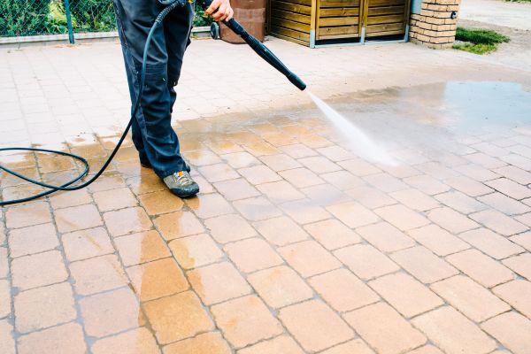 Pavement Staining in Huntington Beach